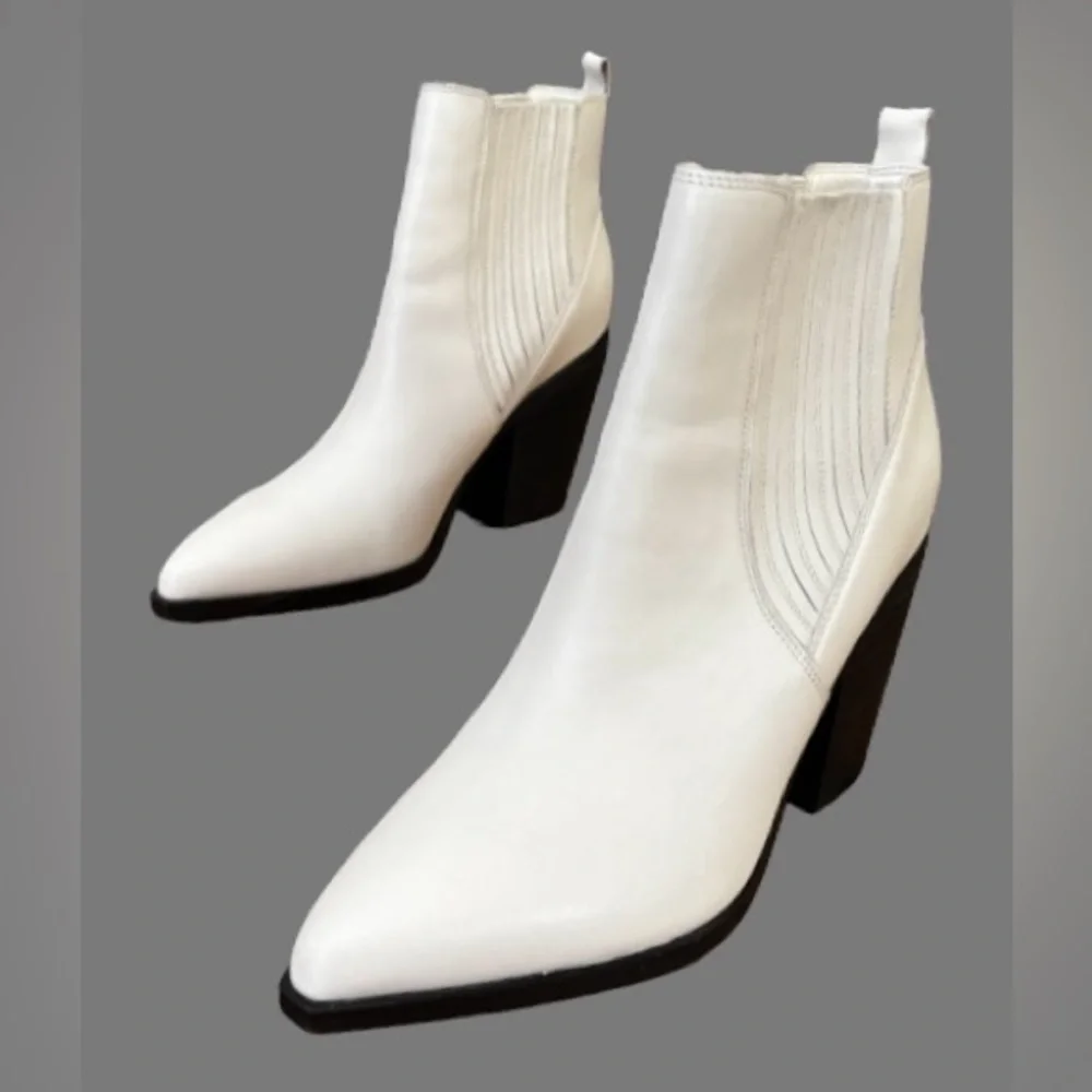 Marc Fisher Carves 100% wht lthr 3.5” cuban stckd heel ankl boots SZ 10 coastal